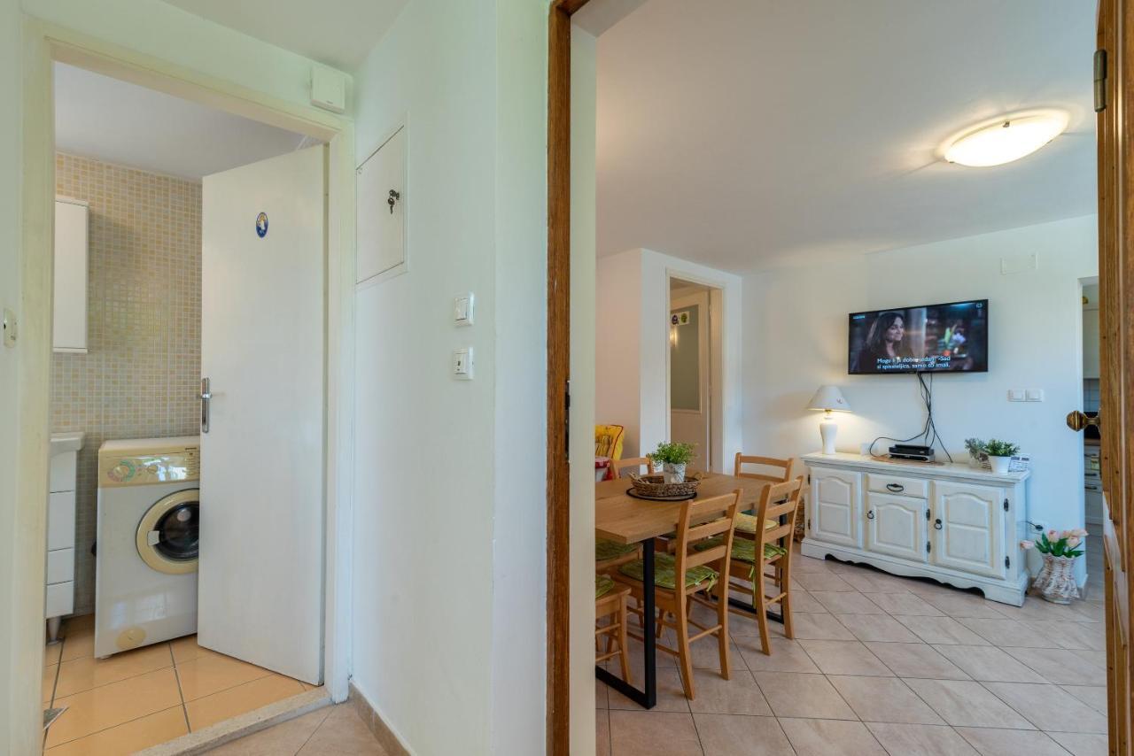 Apartment Hrabar Longo تروغير المظهر الخارجي الصورة