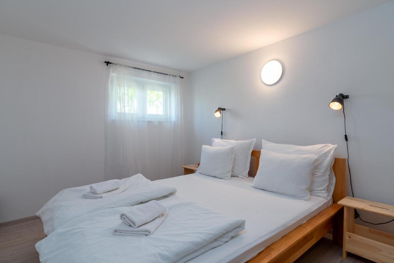 Apartment Hrabar Longo تروغير المظهر الخارجي الصورة
