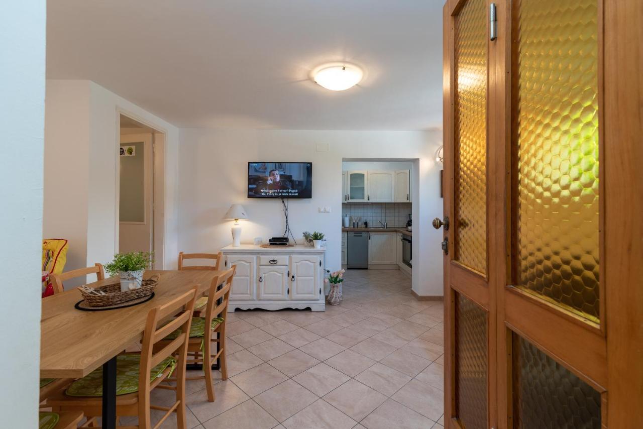 Apartment Hrabar Longo تروغير المظهر الخارجي الصورة